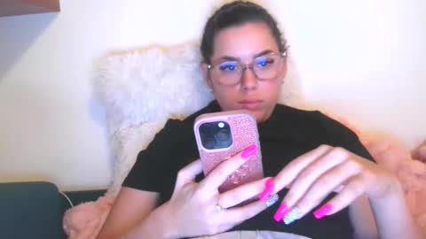 prettyjulliette online show from November 25, 11:49 pm