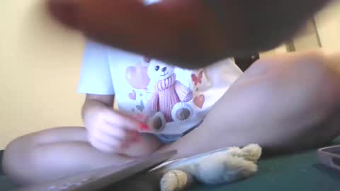 prettyjulliette online show from November 16, 4:40 pm