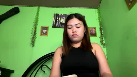 prettymae756493 online show from April 14, 11:10 am