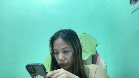 Snapshot of prettyph1 chatting on December 11, 8:47 am LYNDA online show from December 11, 8:47 am