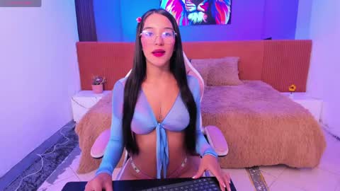 Mia online show from May 6, 2:37 am