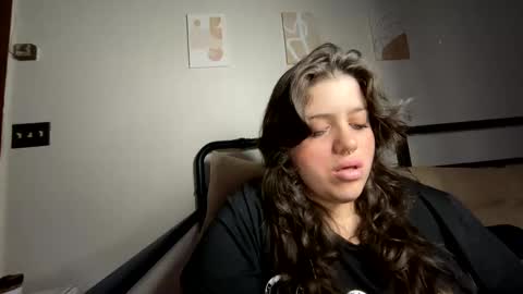 Snapshot of princesslaylaa chatting on October 16, 8:50 am princessviccxo online show from October 16, 8:50 am