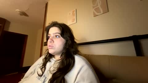 Snapshot of princesslaylaa chatting on October 3, 2:38 am princessviccxo online show from October 3, 2:38 am
