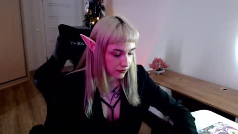 18 y.o online show from February 14, 12:03 pm