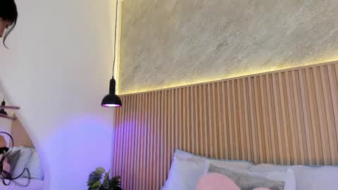 Profana Red online show from April 2, 3:31 pm