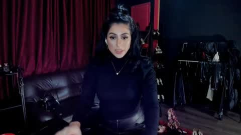 Snapshot of puffy_love chatting on December 16, 10:13 pm MissPuffyLove online show from December 16, 10:13 pm