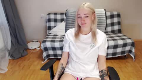 Polly online show from February 19, 4:12 am