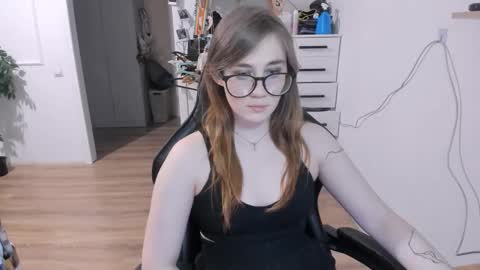 Snapshot of pureheartt chatting on October 12, 5:26 pm I am Mila online show from October 12, 5:26 pm