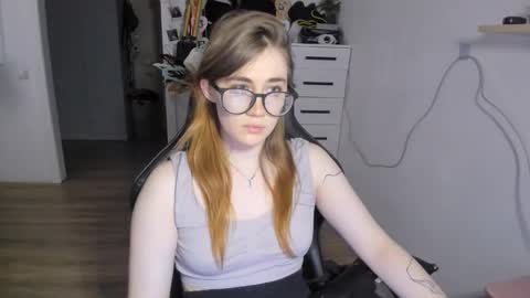 Snapshot of pureheartt chatting on September 23, 10:02 am I am Mila online show from September 23, 10:02 am