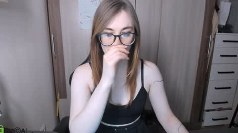 Snapshot of pureheartt chatting on January 12, 10:02 am I am Mila online show from January 12, 10:02 am