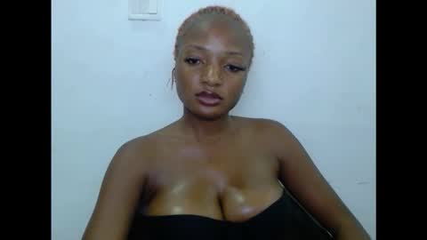 pussyxwetx online show from December 3, 10:23 pm