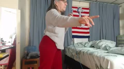 putiputi4u online show from January 17, 9:06 am