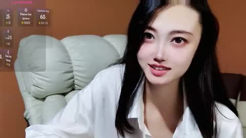 qiqi_1118 online show from October 27, 5:19 pm