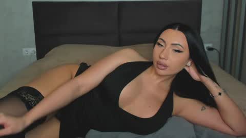 Ana online show from May 12, 8:04 pm
