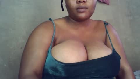 queen2302 online show from April 8, 3:14 pm