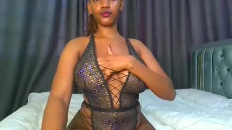 queen321850 online show from March 23, 12:00 pm