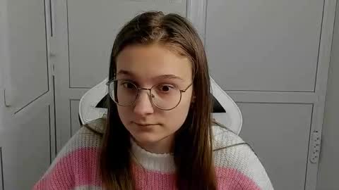 Amelie online show from April 8, 8:27 am