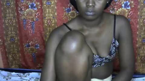 Snapshot of queen_banice chatting on September 17, 10:19 pm queen_banice online show from September 17, 10:19 pm