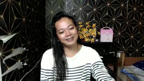 queen_ennah online show from January 19, 12:38 am