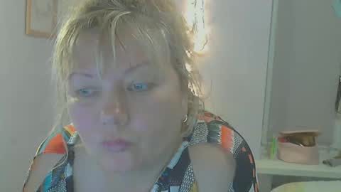 Snapshot of queen_jane8 chatting on February 20, 5:30 pm queen_jane8 online show from February 20, 5:30 pm