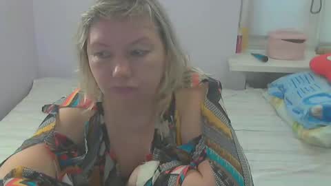 Snapshot of queen_jane8 chatting on September 22, 11:30 am queen_jane8 online show from September 22, 11:30 am