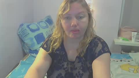 Snapshot of queen_jane8 chatting on December 2, 8:53 pm queen_jane8 online show from December 2, 8:53 pm