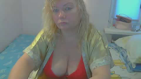 Snapshot of queen_jane8 chatting on February 22, 12:29 pm queen_jane8 online show from February 22, 12:29 pm