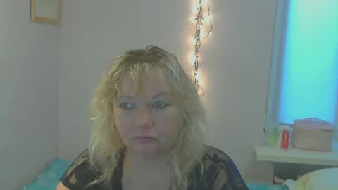 Snapshot of queen_jane8 chatting on February 25, 12:49 pm queen_jane8 online show from February 25, 12:49 pm