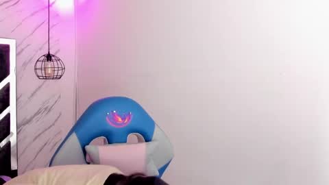   online show from November 10, 12:11 pm