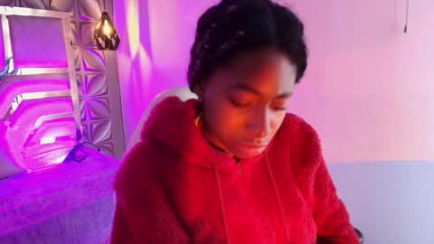   online show from March 5, 12:23 pm