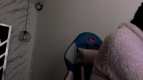   online show from November 1, 11:47 am