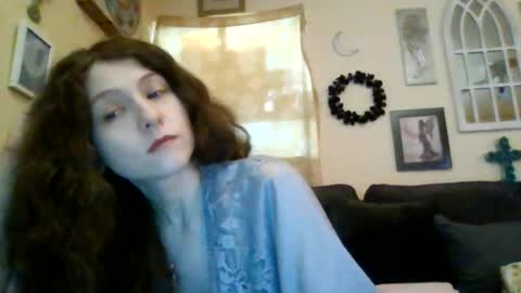 queencrimsonlvx online show from June 21, 3:54 am