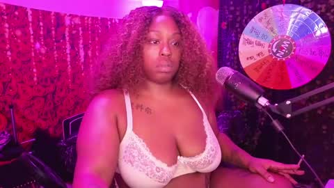 Queen Cherise Roze online show from June 6, 2:45 pm