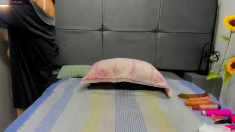 Snapshot of queenmature chatting on September 14, 12:36 pm VickyBoobss online show from September 14, 12:36 pm