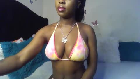 queenmavela_ online show from February 24, 8:24 am