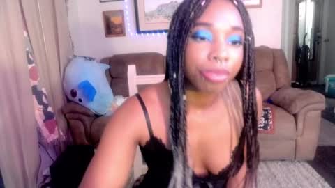 Snapshot of queenofheartsfaerah chatting on February 15, 8:56 pm QueenOfHearts online show from February 15, 8:56 pm