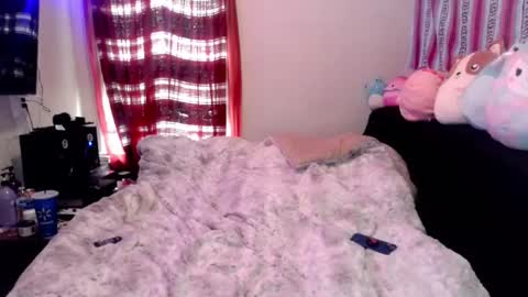Snapshot of queenofheartsfaerah chatting on February 9, 8:34 pm QueenOfHearts online show from February 9, 8:34 pm