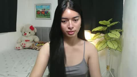 Snapshot of queenpinay69 chatting on October 19, 8:27 am QueenPinay69 online show from October 19, 8:27 am