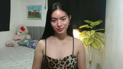 Snapshot of queenpinay69 chatting on October 7, 2:43 pm QueenPinay69 online show from October 7, 2:43 pm