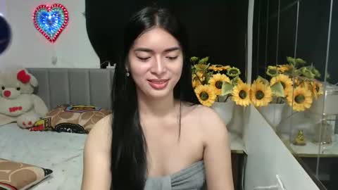QueenPinay69 online show from December 1, 3:26 pm