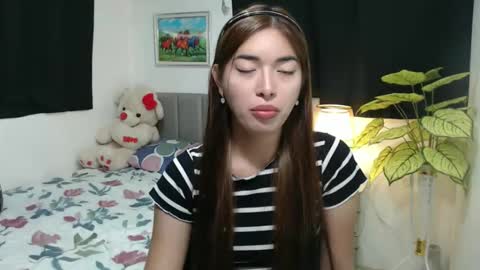 Snapshot of queenpinay69 chatting on September 16, 2:58 pm QueenPinay69 online show from September 16, 2:58 pm