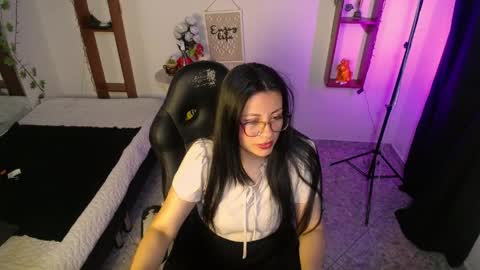 queenrose94 online show from April 13, 12:50 pm