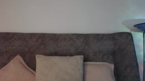    online show from December 4, 1:08 am