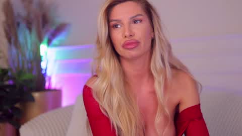 rachel_quinn_ online show from March 27, 8:26 am