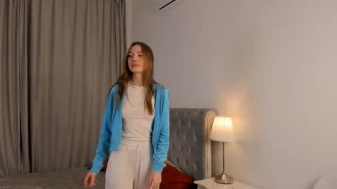 Kaylee online show from November 19, 7:36 pm