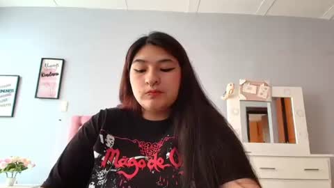 radiantgoddes online show from January 13, 2:11 pm