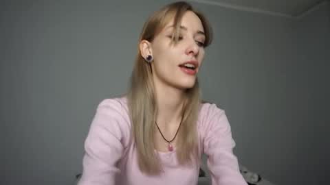 Snapshot of radioskvirt chatting on October 20, 2:53 pm Sara online show from October 20, 2:53 pm