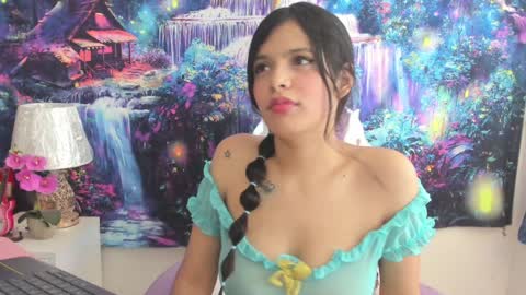 Snapshot of rainbow__coockie chatting on January 19, 10:39 pm rainbow__coockie online show from January 19, 10:39 pm