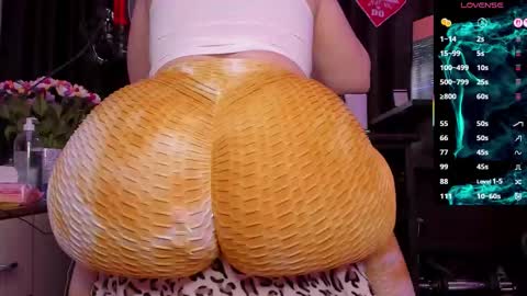 Laura online show from November 6, 3:56 am