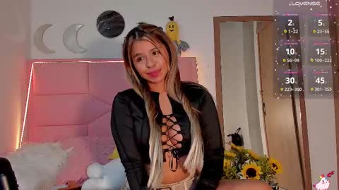 Snapshot of rajjnar_nina chatting on March 11, 1:48 am Nina online show from March 11, 1:48 am